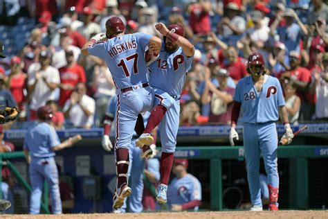 Phillies finish against Nats with eye on NL's top record.